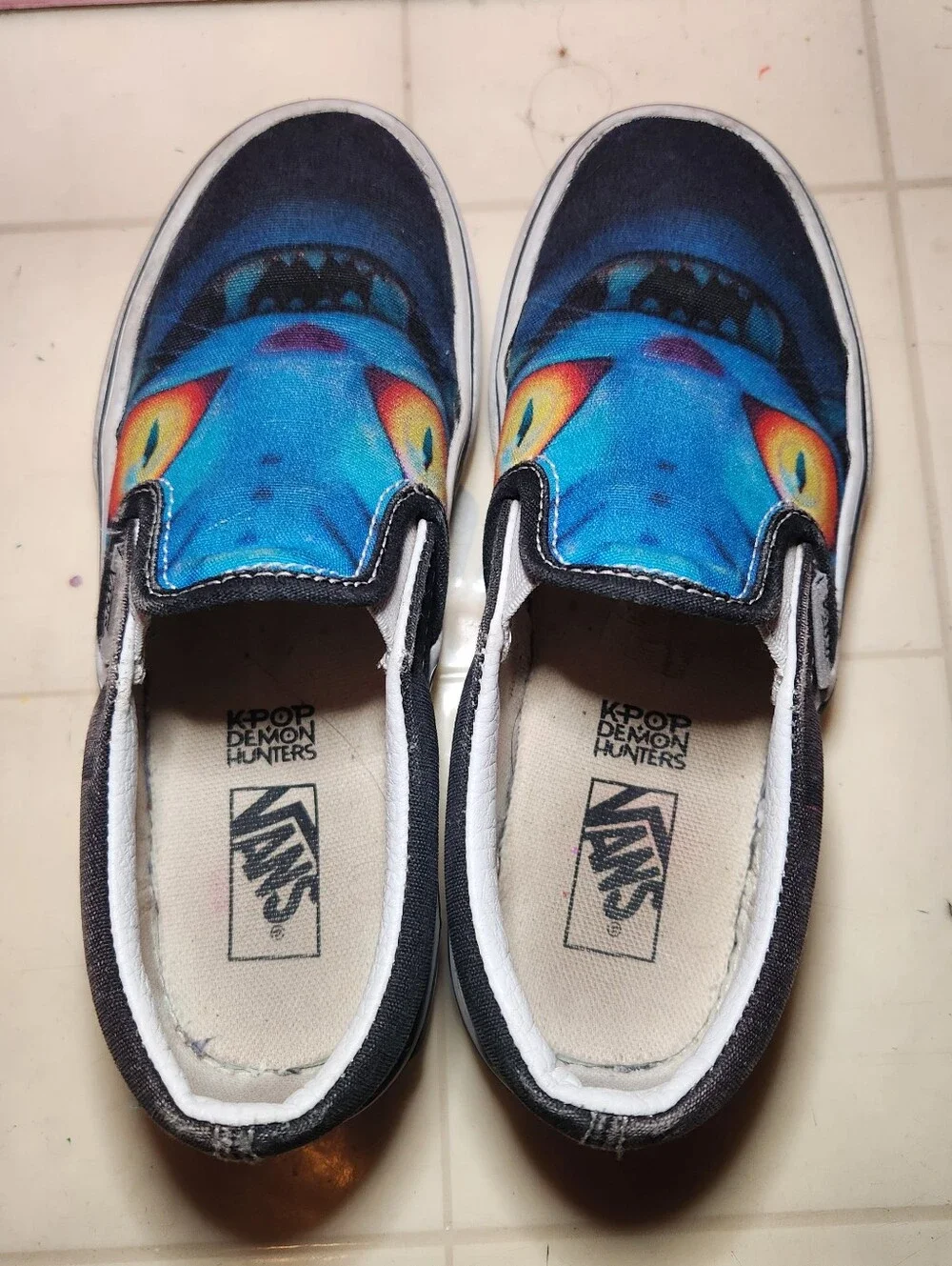VANS - KPOP DEMON HUNTERS DERPY TIGER Kids Slip-On Sneakers